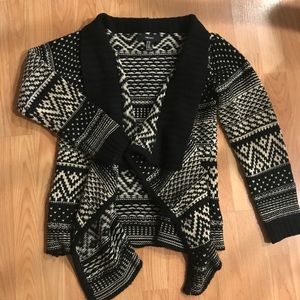 A&F black and white open front drape cardigan